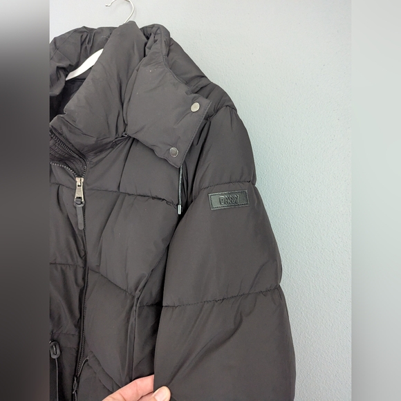 DKNY Black Puffer Jacket Women's Size XXL. Winter Puffer Coat With Hood. - Picture 8 of 9